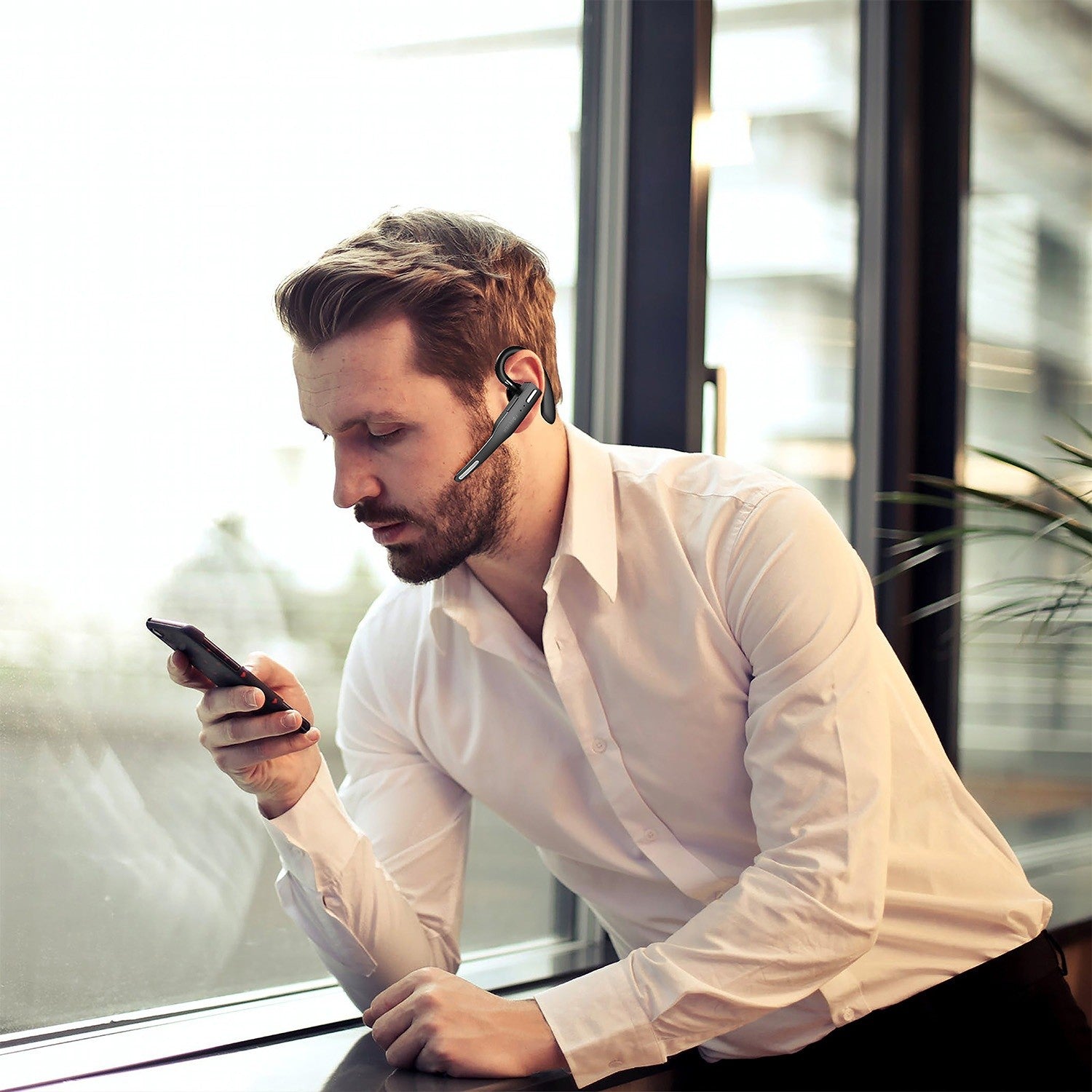 Forever BH-100 Bluetooth 5.4 Headset 12 timmars samtalstid, laddningsfodral